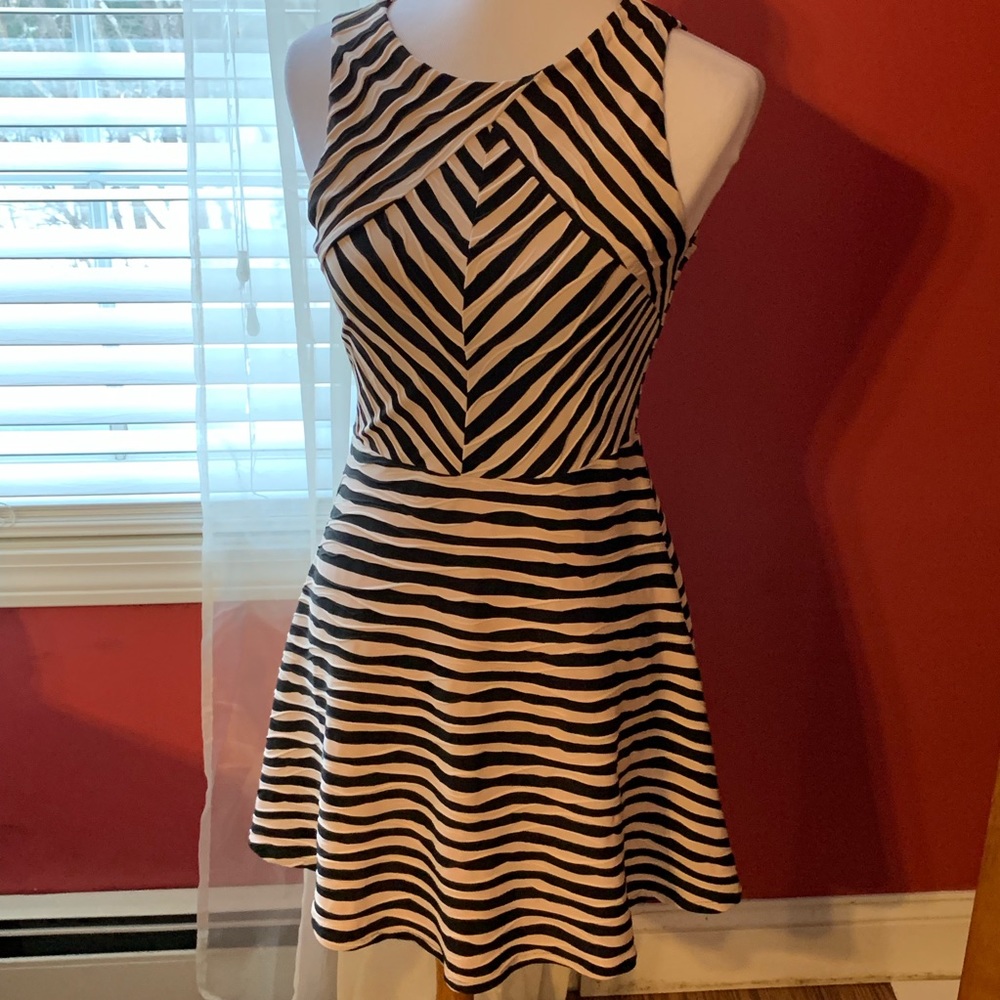 Sleeveless dress
